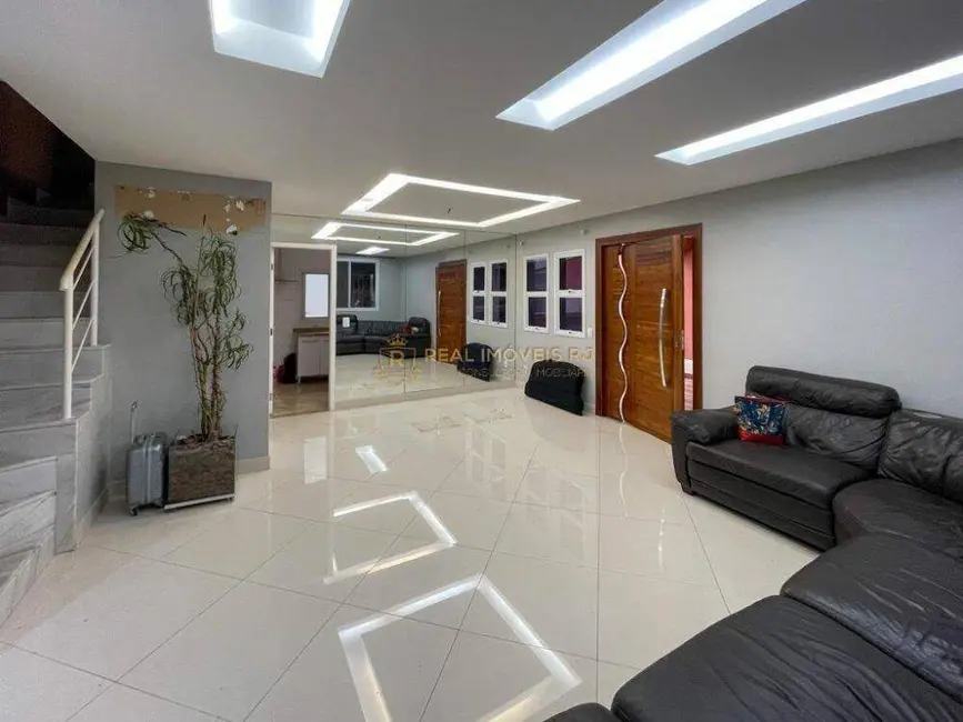 Foto 2 de Casa com 4 quartos à venda, 180m2 em Recreio dos Bandeirantes, Rio De Janeiro - RJ