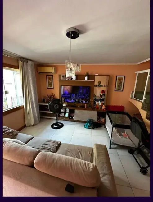 Casa com 3 quartos à venda, 180m2 em Jacarepaguá, Rio De Janeiro - RJ - imagem 3 Foto 3 de Casa com 3 quartos à venda, 180m2 em Jacarepaguá, Rio De Janeiro - RJ