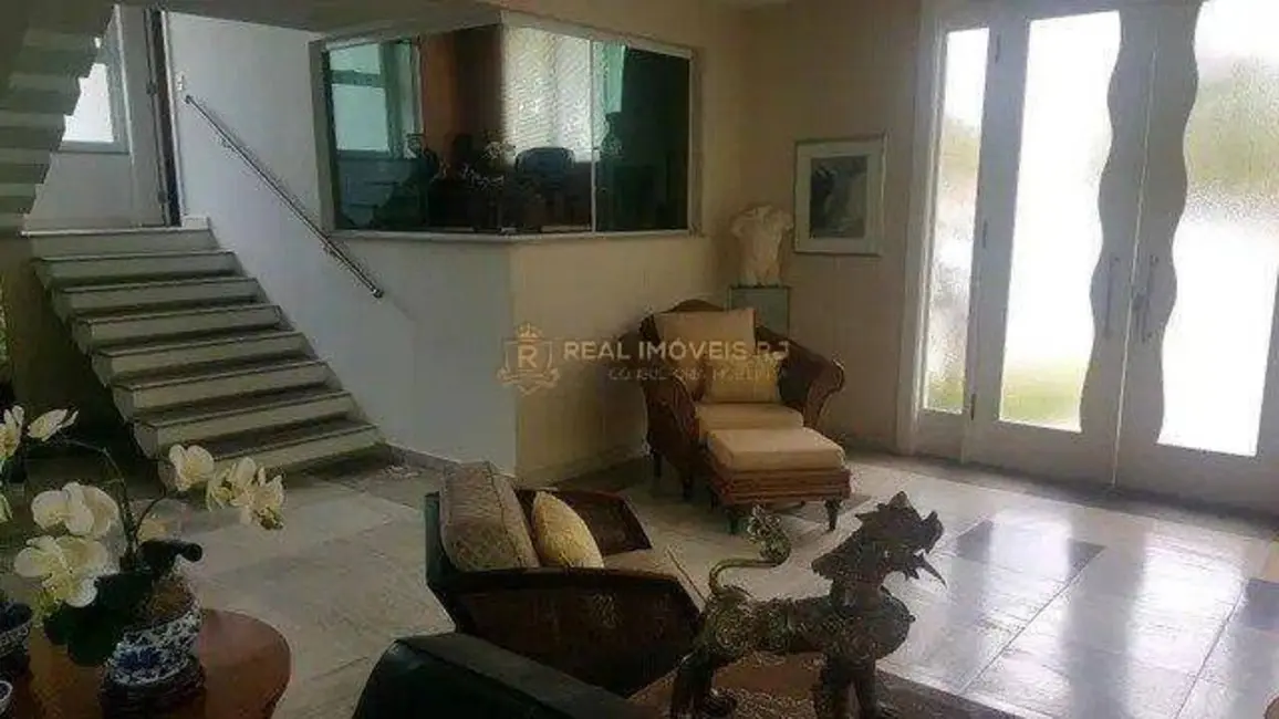 Casa com 4 quartos à venda, 504m2 em Barra da Tijuca, Rio De Janeiro - RJ - imagem 4 Foto 4 de Casa com 4 quartos à venda, 504m2 em Barra da Tijuca, Rio De Janeiro - RJ