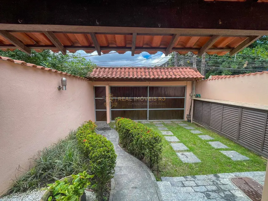 Casa com 3 quartos à venda, 119m2 em Anil, Rio De Janeiro - RJ - imagem 2 Foto 2 de Casa com 3 quartos à venda, 119m2 em Anil, Rio De Janeiro - RJ