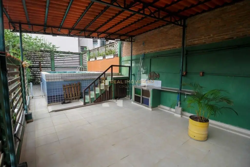 Casa com 2 quartos à venda, 200m2 em Santa Teresa, Rio De Janeiro - RJ - imagem 4 Foto 4 de Casa com 2 quartos à venda, 200m2 em Santa Teresa, Rio De Janeiro - RJ
