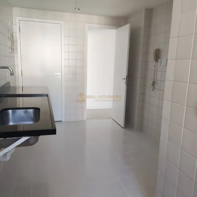 Foto 2 de Apartamento com 3 quartos à venda, 96m2 em Barra da Tijuca, Rio De Janeiro - RJ