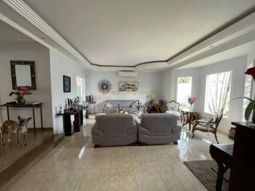 Casa com 4 quartos à venda, 560m2 em Anil, Rio De Janeiro - RJ - imagem 3 Foto 3 de Casa com 4 quartos à venda, 560m2 em Anil, Rio De Janeiro - RJ