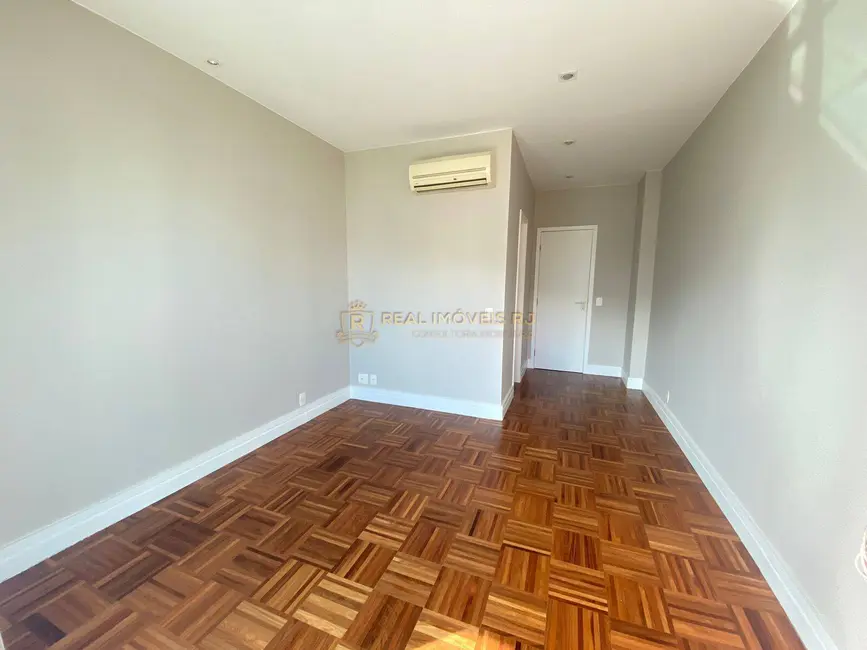 Apartamento com 4 quartos à venda, 288m2 em Barra da Tijuca, Rio De Janeiro - RJ - imagem 8 Foto 8 de Apartamento com 4 quartos à venda, 288m2 em Barra da Tijuca, Rio De Janeiro - RJ