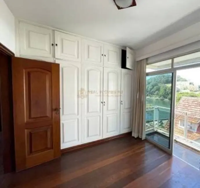 Apartamento com 4 quartos à venda, 170m2 em Urca, Rio De Janeiro - RJ - imagem 8 Foto 8 de Apartamento com 4 quartos à venda, 170m2 em Urca, Rio De Janeiro - RJ