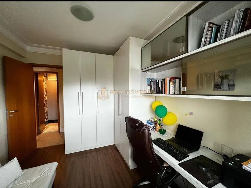 Apartamento com 3 quartos à venda, 90m2 em Jardim Vinte e Cinco de Agosto, Duque De Caxias - RJ - imagem 5 Foto 5 de Apartamento com 3 quartos à venda, 90m2 em Jardim Vinte e Cinco de Agosto, Duque De Caxias - RJ