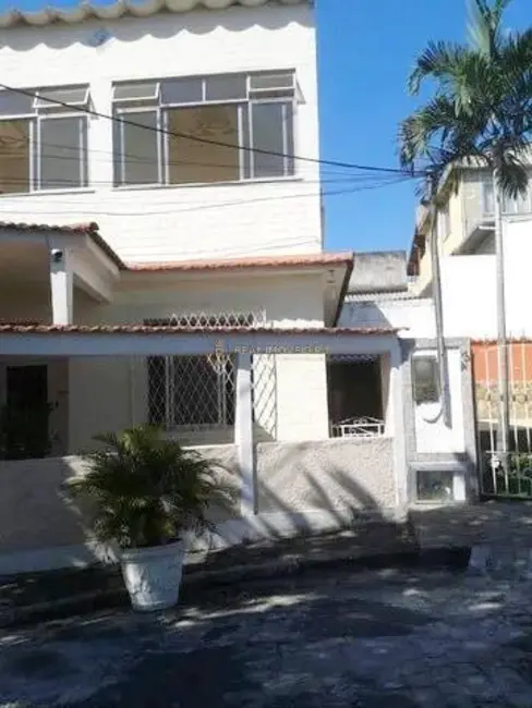 Foto 2 de Casa com 4 quartos à venda, 236m2 em Vila Valqueire, Rio De Janeiro - RJ