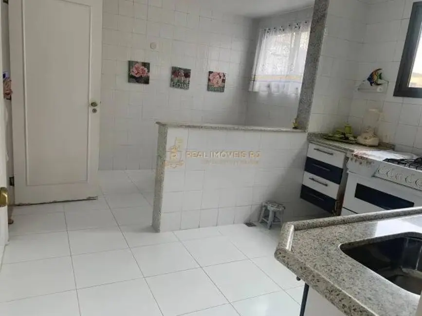 Cobertura com 4 quartos para alugar, 220m2 em Recreio dos Bandeirantes, Rio De Janeiro - RJ - imagem 9 Foto 9 de Cobertura com 4 quartos para alugar, 220m2 em Recreio dos Bandeirantes, Rio De Janeiro - RJ