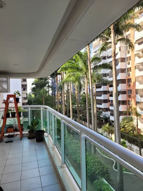 Apartamento com 3 quartos à venda, 120m2 em Rio De Janeiro - RJ - imagem 5 Foto 5 de Apartamento com 3 quartos à venda, 120m2 em Rio De Janeiro - RJ