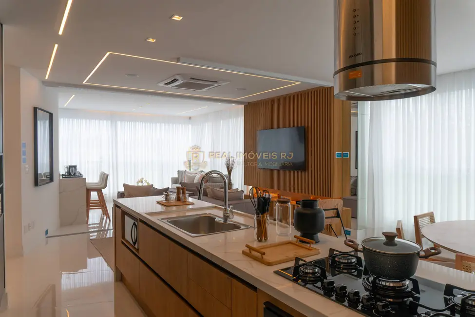 Apartamento com 4 quartos à venda, 147m2 em Barra da Tijuca, Rio De Janeiro - RJ - imagem 1 Foto 1 de Apartamento com 4 quartos à venda, 147m2 em Barra da Tijuca, Rio De Janeiro - RJ