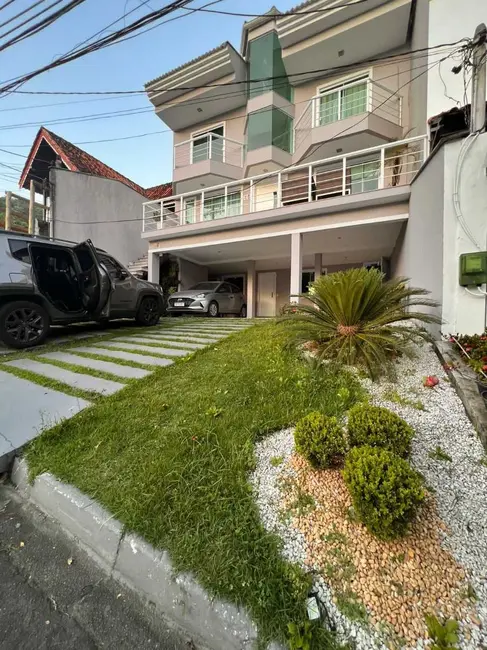 Foto 2 de Casa com 4 quartos à venda, 350m2 em Taquara, Rio De Janeiro - RJ