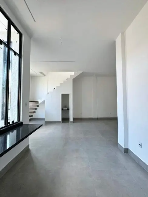 Foto 2 de Casa com 3 quartos à venda, 250m2 em Vargem Pequena, Rio De Janeiro - RJ