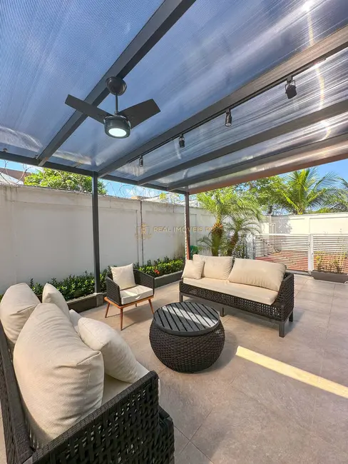 Casa com 3 quartos à venda, 436m2 em Recreio dos Bandeirantes, Rio De Janeiro - RJ - imagem 3 Foto 3 de Casa com 3 quartos à venda, 436m2 em Recreio dos Bandeirantes, Rio De Janeiro - RJ