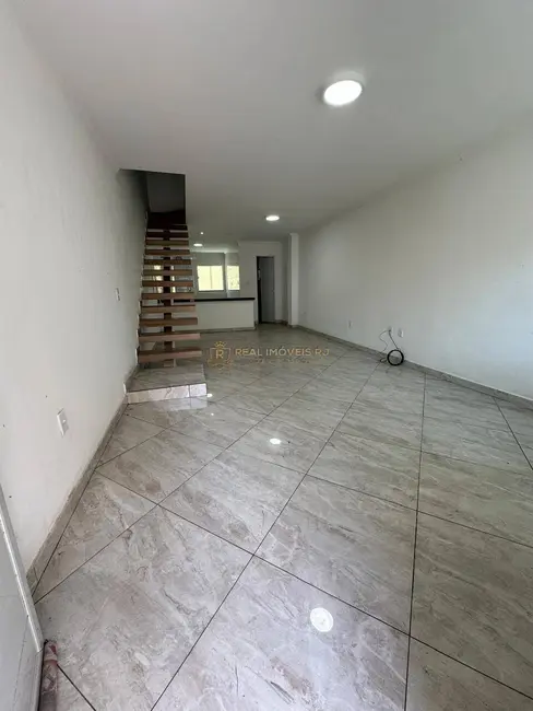 Foto 2 de Casa com 2 quartos à venda, 140m2 em Tanque, Rio De Janeiro - RJ