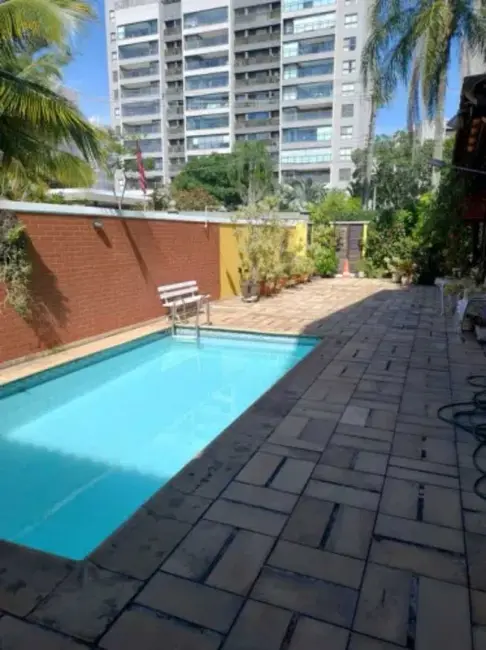 Casa com 6 quartos à venda, 570m2 em Barra da Tijuca, Rio De Janeiro - RJ - imagem 6 Foto 6 de Casa com 6 quartos à venda, 570m2 em Barra da Tijuca, Rio De Janeiro - RJ