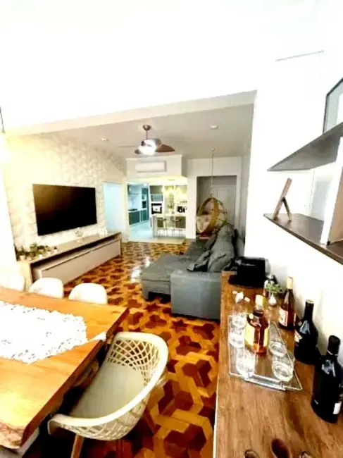 Apartamento com 3 quartos à venda, 134m2 em Copacabana, Rio De Janeiro - RJ - imagem 8 Foto 8 de Apartamento com 3 quartos à venda, 134m2 em Copacabana, Rio De Janeiro - RJ