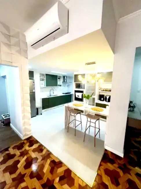 Apartamento com 3 quartos à venda, 134m2 em Copacabana, Rio De Janeiro - RJ - imagem 7 Foto 7 de Apartamento com 3 quartos à venda, 134m2 em Copacabana, Rio De Janeiro - RJ