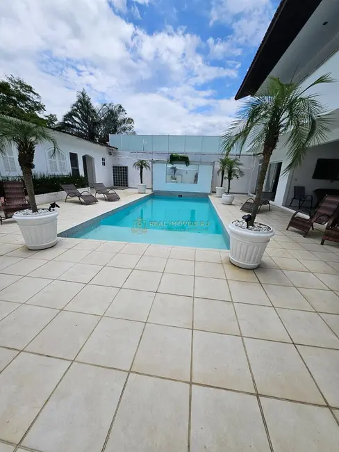 Casa com 4 quartos à venda, 600m2 em Recreio dos Bandeirantes, Rio De Janeiro - RJ - imagem 3 Foto 3 de Casa com 4 quartos à venda, 600m2 em Recreio dos Bandeirantes, Rio De Janeiro - RJ