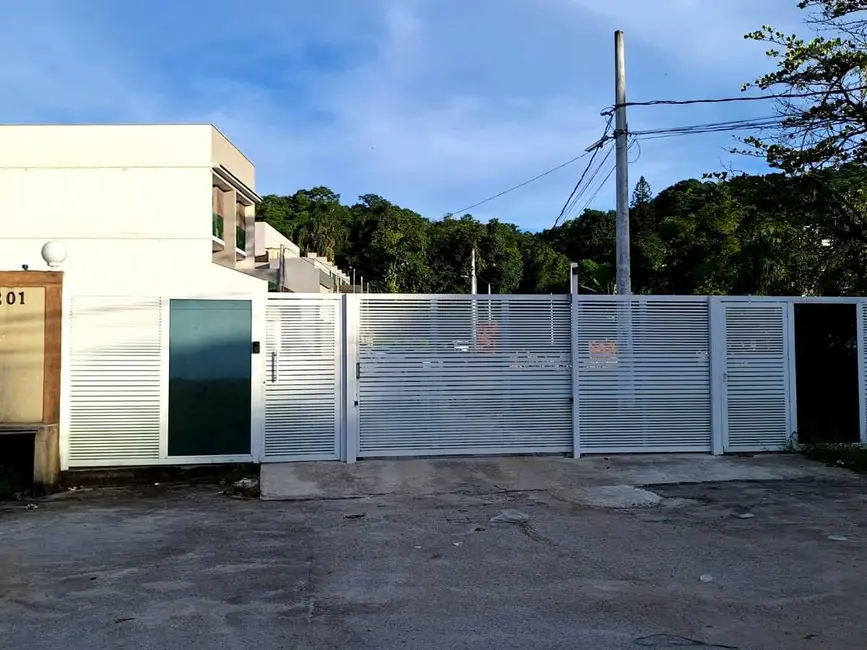 Casa com 3 quartos à venda, 400m2 em Jacarepaguá, Rio De Janeiro - RJ - imagem 3 Foto 3 de Casa com 3 quartos à venda, 400m2 em Jacarepaguá, Rio De Janeiro - RJ