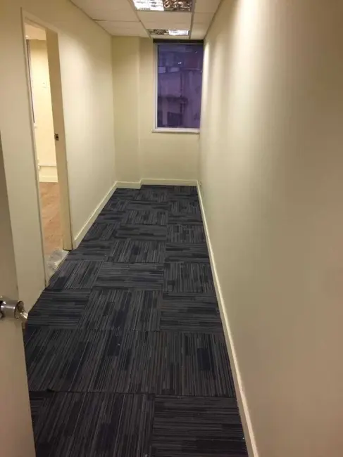 Sala Comercial com 1 quarto à venda, 300m2 em Centro, Rio De Janeiro - RJ - imagem 8 Foto 8 de Sala Comercial com 1 quarto à venda, 300m2 em Centro, Rio De Janeiro - RJ