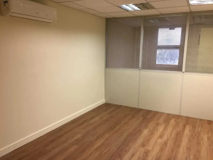 Sala Comercial com 1 quarto à venda, 300m2 em Centro, Rio De Janeiro - RJ - imagem 3 Foto 3 de Sala Comercial com 1 quarto à venda, 300m2 em Centro, Rio De Janeiro - RJ