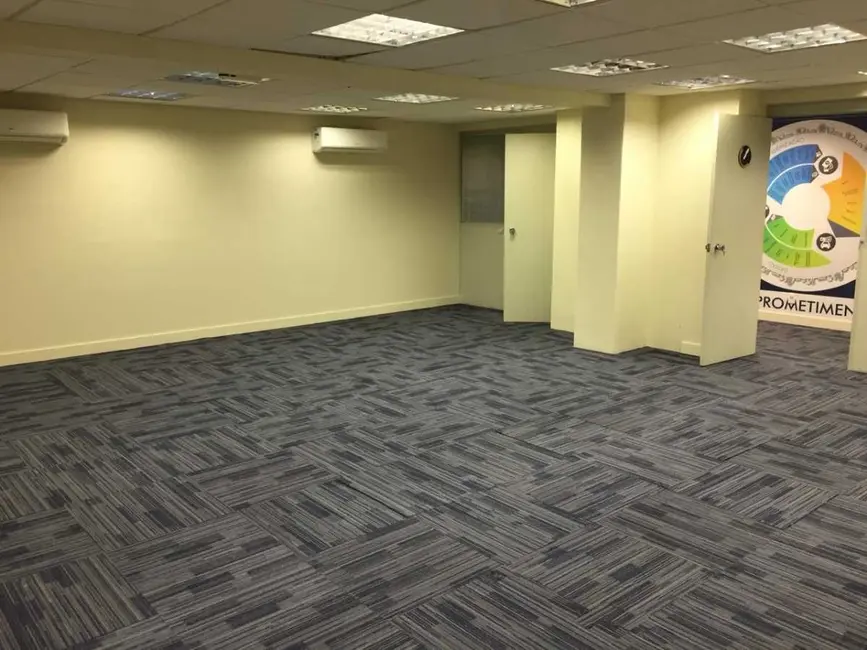 Sala Comercial com 1 quarto à venda, 300m2 em Centro, Rio De Janeiro - RJ - imagem 2 Foto 2 de Sala Comercial com 1 quarto à venda, 300m2 em Centro, Rio De Janeiro - RJ