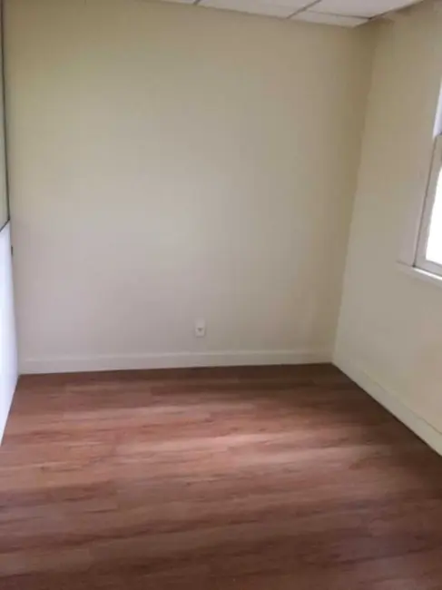 Sala Comercial com 1 quarto à venda, 300m2 em Centro, Rio De Janeiro - RJ - imagem 9 Foto 9 de Sala Comercial com 1 quarto à venda, 300m2 em Centro, Rio De Janeiro - RJ
