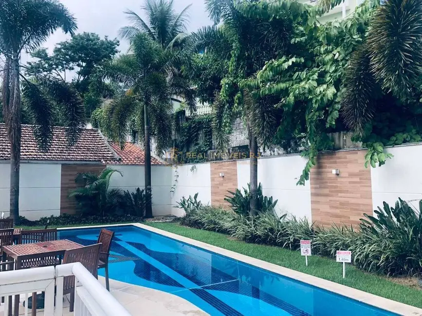 Cobertura com 2 quartos à venda, 160m2 em Freguesia (Jacarepaguá), Rio De Janeiro - RJ - imagem 3 Foto 3 de Cobertura com 2 quartos à venda, 160m2 em Freguesia (Jacarepaguá), Rio De Janeiro - RJ