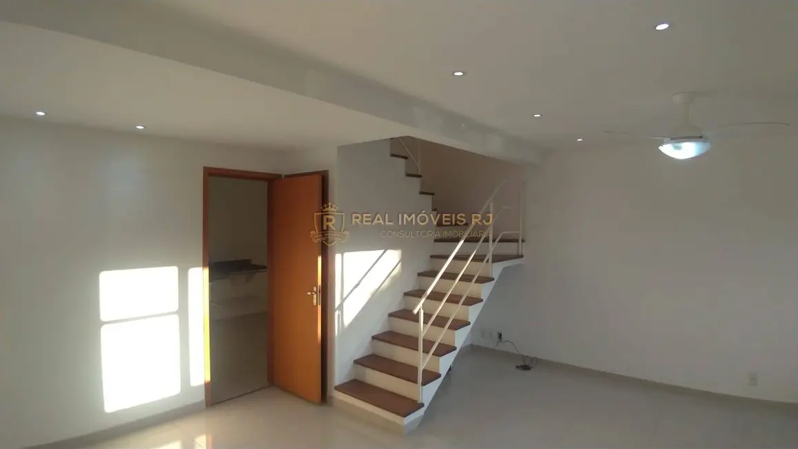 Casa com 3 quartos à venda, 120m2 em Tanque, Rio De Janeiro - RJ - imagem 8 Foto 8 de Casa com 3 quartos à venda, 120m2 em Tanque, Rio De Janeiro - RJ