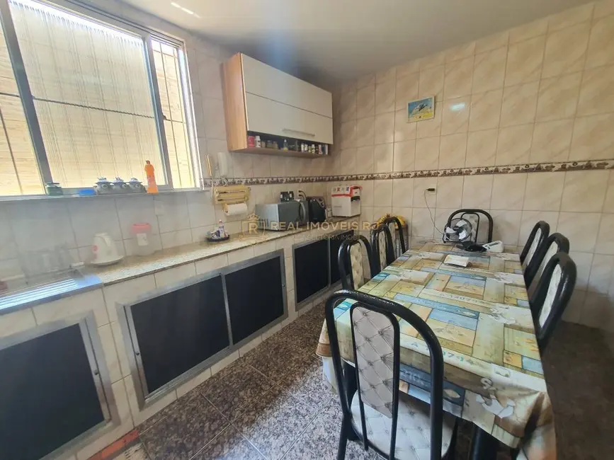 Casa com 4 quartos à venda, 326m2 em Vila Valqueire, Rio De Janeiro - RJ - imagem 8 Foto 8 de Casa com 4 quartos à venda, 326m2 em Vila Valqueire, Rio De Janeiro - RJ