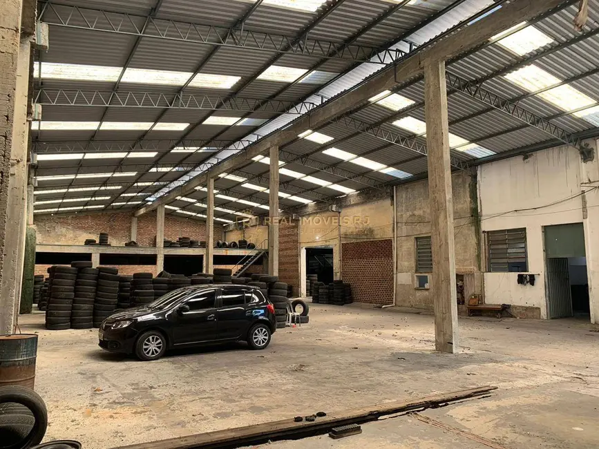 Foto 2 de Armazém / Galpão à venda e para alugar, 2400m2 em Olaria, Rio De Janeiro - RJ