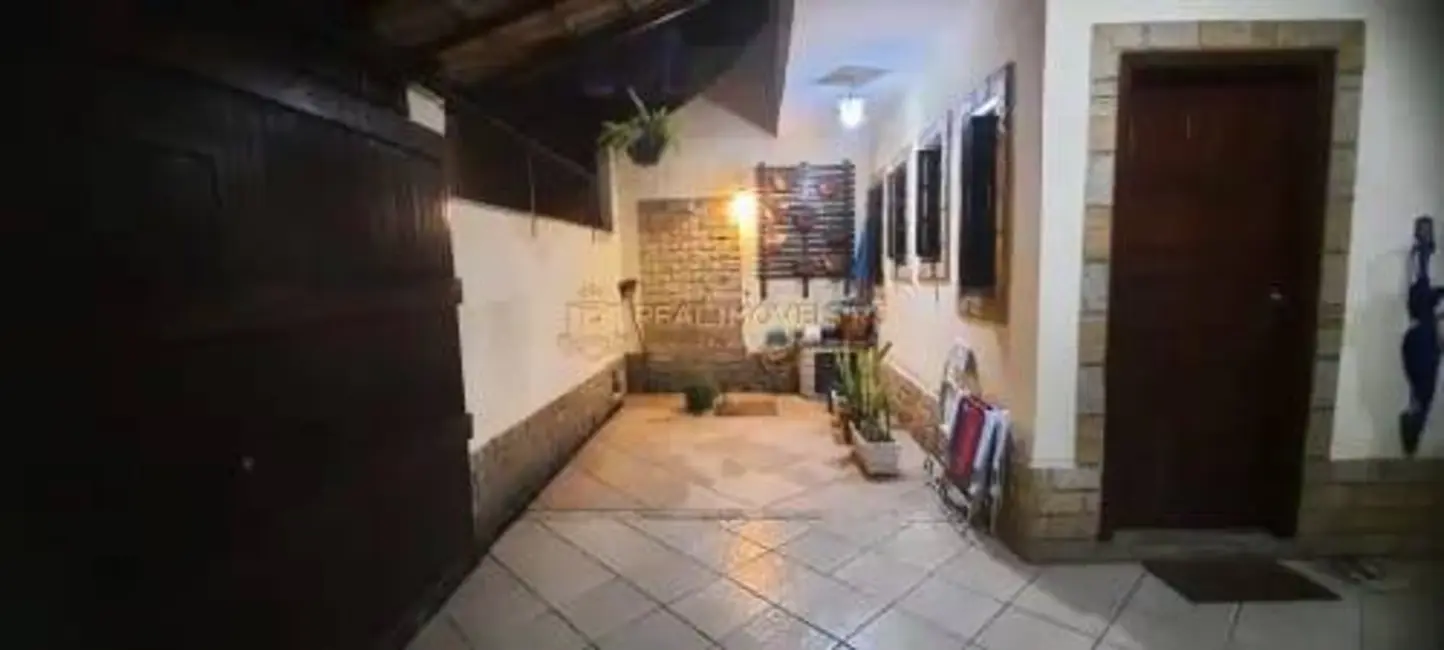 Casa com 2 quartos à venda, 110m2 em Vila Valqueire, Rio De Janeiro - RJ - imagem 4 Foto 4 de Casa com 2 quartos à venda, 110m2 em Vila Valqueire, Rio De Janeiro - RJ
