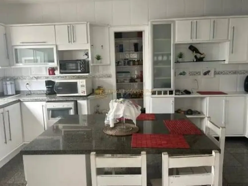 Casa com 5 quartos à venda, 435m2 em Barra da Tijuca, Rio De Janeiro - RJ - imagem 7 Foto 7 de Casa com 5 quartos à venda, 435m2 em Barra da Tijuca, Rio De Janeiro - RJ