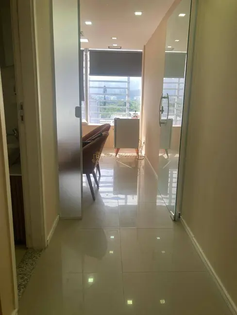 Sala Comercial para alugar, 35m2 em Recreio dos Bandeirantes, Rio De Janeiro - RJ - imagem 6 Foto 6 de Sala Comercial para alugar, 35m2 em Recreio dos Bandeirantes, Rio De Janeiro - RJ