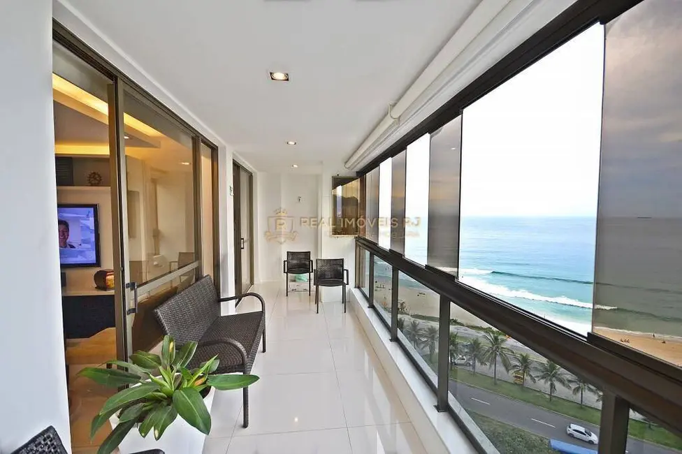 Apartamento com 4 quartos para alugar, 150m2 em Barra da Tijuca, Rio De Janeiro - RJ - imagem 1 Foto 1 de Apartamento com 4 quartos para alugar, 150m2 em Barra da Tijuca, Rio De Janeiro - RJ