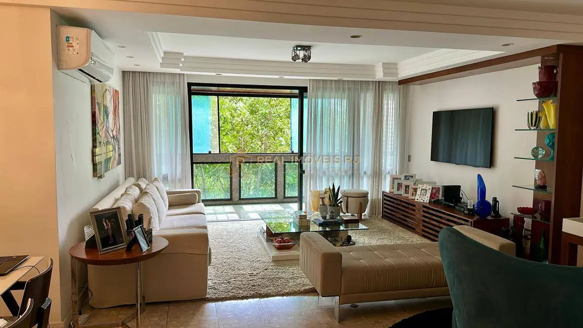 Apartamento com 4 quartos à venda, 215m2 em Barra da Tijuca, Rio De Janeiro - RJ - imagem 1 Foto 1 de Apartamento com 4 quartos à venda, 215m2 em Barra da Tijuca, Rio De Janeiro - RJ