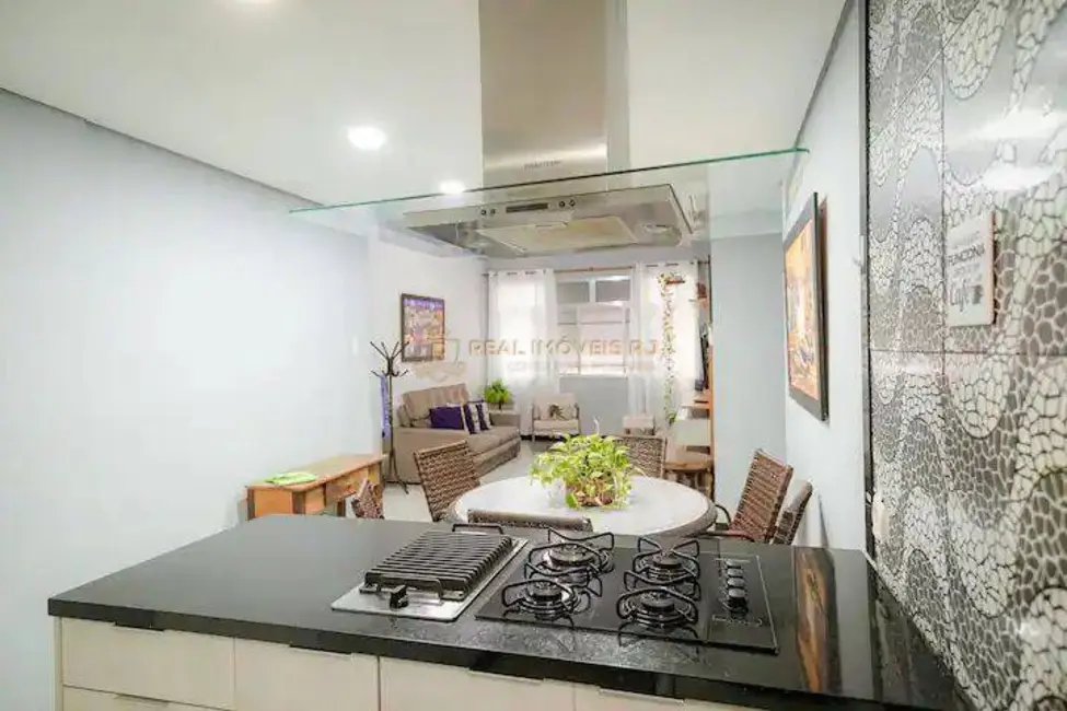 Foto 2 de Apartamento com 3 quartos à venda, 75m2 em Copacabana, Rio De Janeiro - RJ