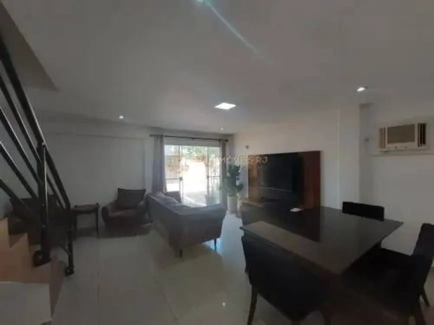 Casa com 3 quartos para alugar, 121m2 em Recreio dos Bandeirantes, Rio De Janeiro - RJ - imagem 3 Foto 3 de Casa com 3 quartos para alugar, 121m2 em Recreio dos Bandeirantes, Rio De Janeiro - RJ