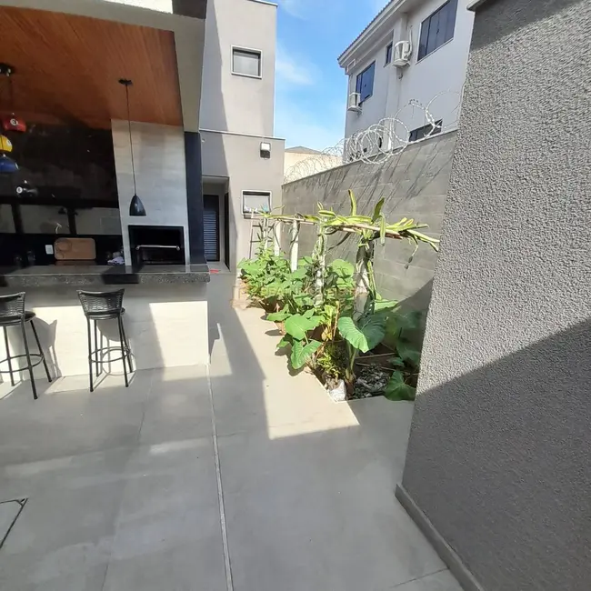 Foto 8 de Casa com 3 quartos à venda, 420m2 em Vargem Pequena, Rio De Janeiro - RJ