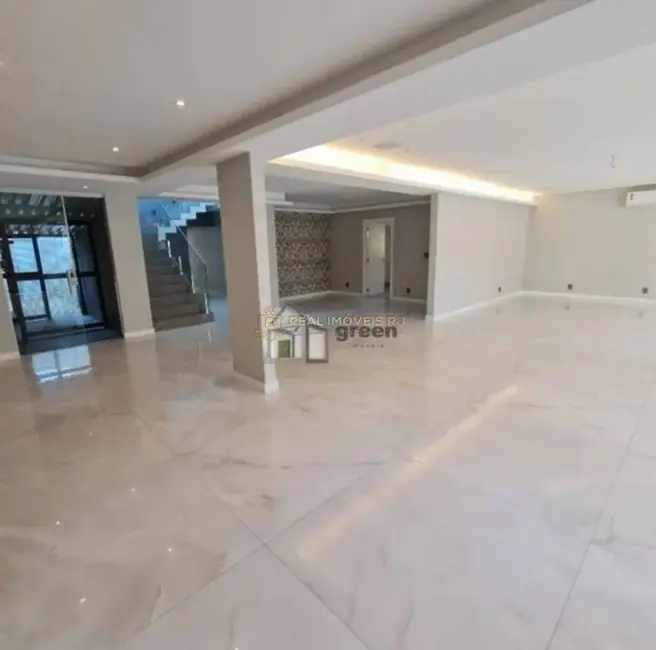 Casa com 6 quartos à venda, 1059m2 em Barra da Tijuca, Rio De Janeiro - RJ - imagem 9 Foto 9 de Casa com 6 quartos à venda, 1059m2 em Barra da Tijuca, Rio De Janeiro - RJ