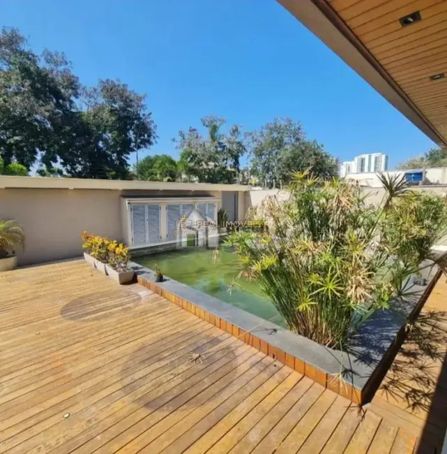 Casa com 6 quartos à venda, 1059m2 em Barra da Tijuca, Rio De Janeiro - RJ - imagem 3 Foto 3 de Casa com 6 quartos à venda, 1059m2 em Barra da Tijuca, Rio De Janeiro - RJ