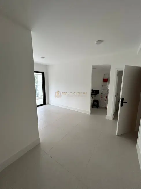 Apartamento com 2 quartos para alugar, 75m2 em Barra da Tijuca, Rio De Janeiro - RJ - imagem 4 Foto 4 de Apartamento com 2 quartos para alugar, 75m2 em Barra da Tijuca, Rio De Janeiro - RJ