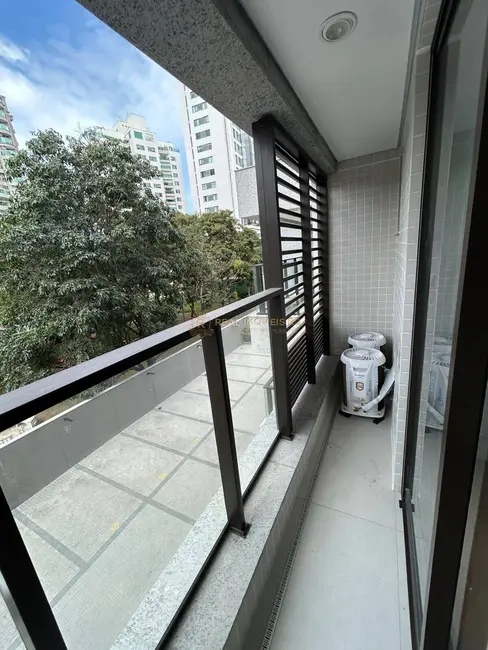 Apartamento com 2 quartos para alugar, 75m2 em Barra da Tijuca, Rio De Janeiro - RJ - imagem 1 Foto 1 de Apartamento com 2 quartos para alugar, 75m2 em Barra da Tijuca, Rio De Janeiro - RJ