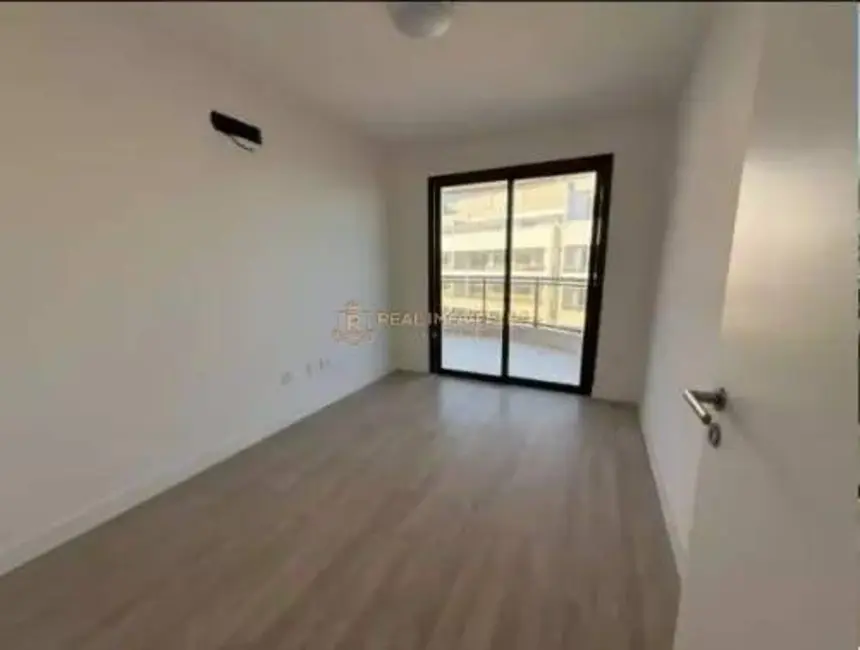 Apartamento com 3 quartos à venda, 118m2 em Rio De Janeiro - RJ - imagem 2 Foto 2 de Apartamento com 3 quartos à venda, 118m2 em Rio De Janeiro - RJ