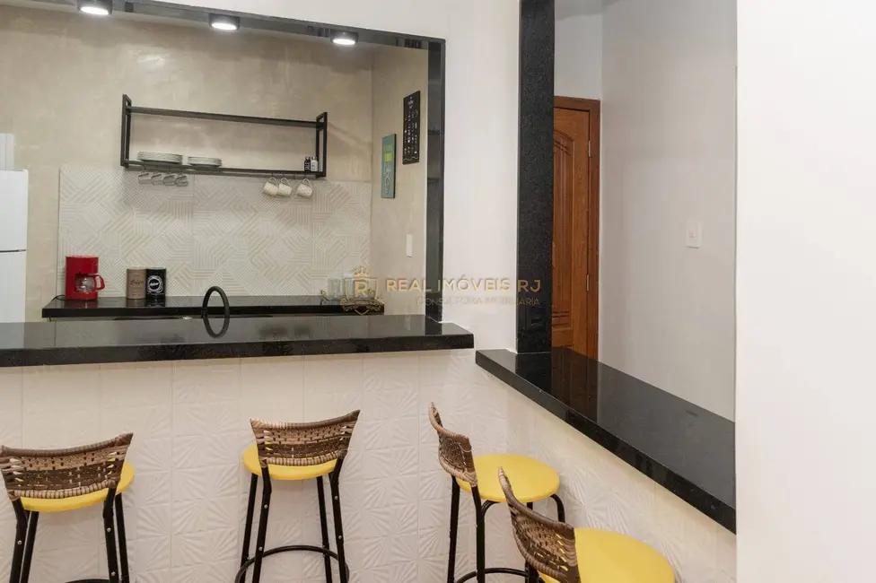 Apartamento com 2 quartos à venda, 54m2 em Copacabana, Rio De Janeiro - RJ - imagem 5 Foto 5 de Apartamento com 2 quartos à venda, 54m2 em Copacabana, Rio De Janeiro - RJ
