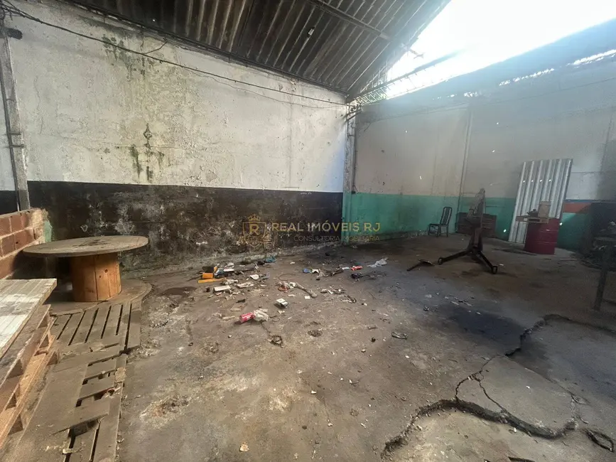 Armazém / Galpão para alugar, 460m2 em Ramos, Rio De Janeiro - RJ - imagem 4 Foto 4 de Armazém / Galpão para alugar, 460m2 em Ramos, Rio De Janeiro - RJ