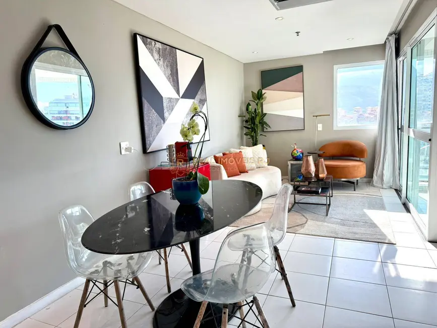 Loft / Flat com 1 quarto para alugar, 52m2 em Barra da Tijuca, Rio De Janeiro - RJ - imagem 3 Foto 3 de Loft / Flat com 1 quarto para alugar, 52m2 em Barra da Tijuca, Rio De Janeiro - RJ