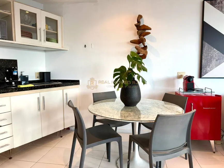 Loft / Flat com 1 quarto para alugar, 52m2 em Barra da Tijuca, Rio De Janeiro - RJ - imagem 5 Foto 5 de Loft / Flat com 1 quarto para alugar, 52m2 em Barra da Tijuca, Rio De Janeiro - RJ