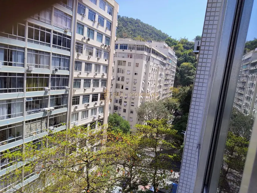 Apartamento com 3 quartos à venda, 115m2 em Copacabana, Rio De Janeiro - RJ - imagem 3 Foto 3 de Apartamento com 3 quartos à venda, 115m2 em Copacabana, Rio De Janeiro - RJ