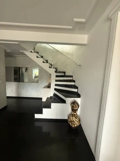 Cobertura com 3 quartos à venda, 210m2 em Jacarepaguá, Rio De Janeiro - RJ - imagem 5 Foto 5 de Cobertura com 3 quartos à venda, 210m2 em Jacarepaguá, Rio De Janeiro - RJ